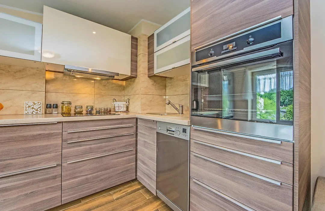 Victus Bright Apartment With Parking By Noclegi Renters-1