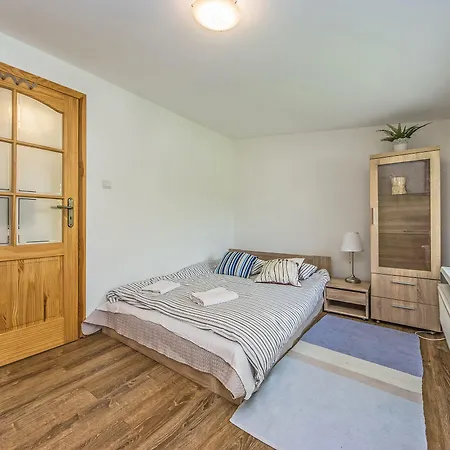 Victus Bright Apartment With Parking By Noclegi Renters-2